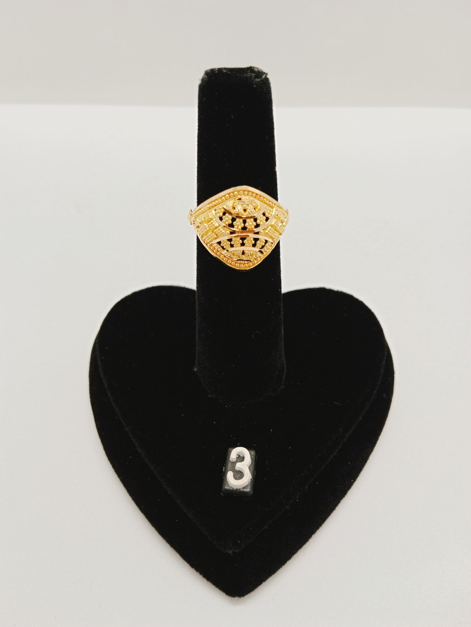 IMG_20240511_160535.jpg Studs - Image 1