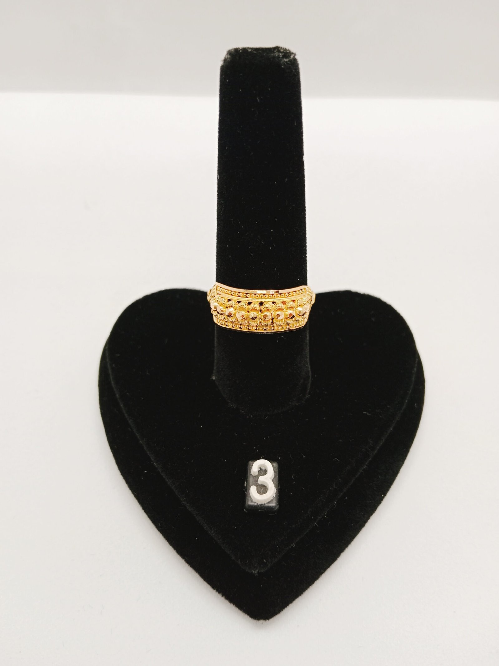 IMG_20240511_160554.jpg Studs - Image 1