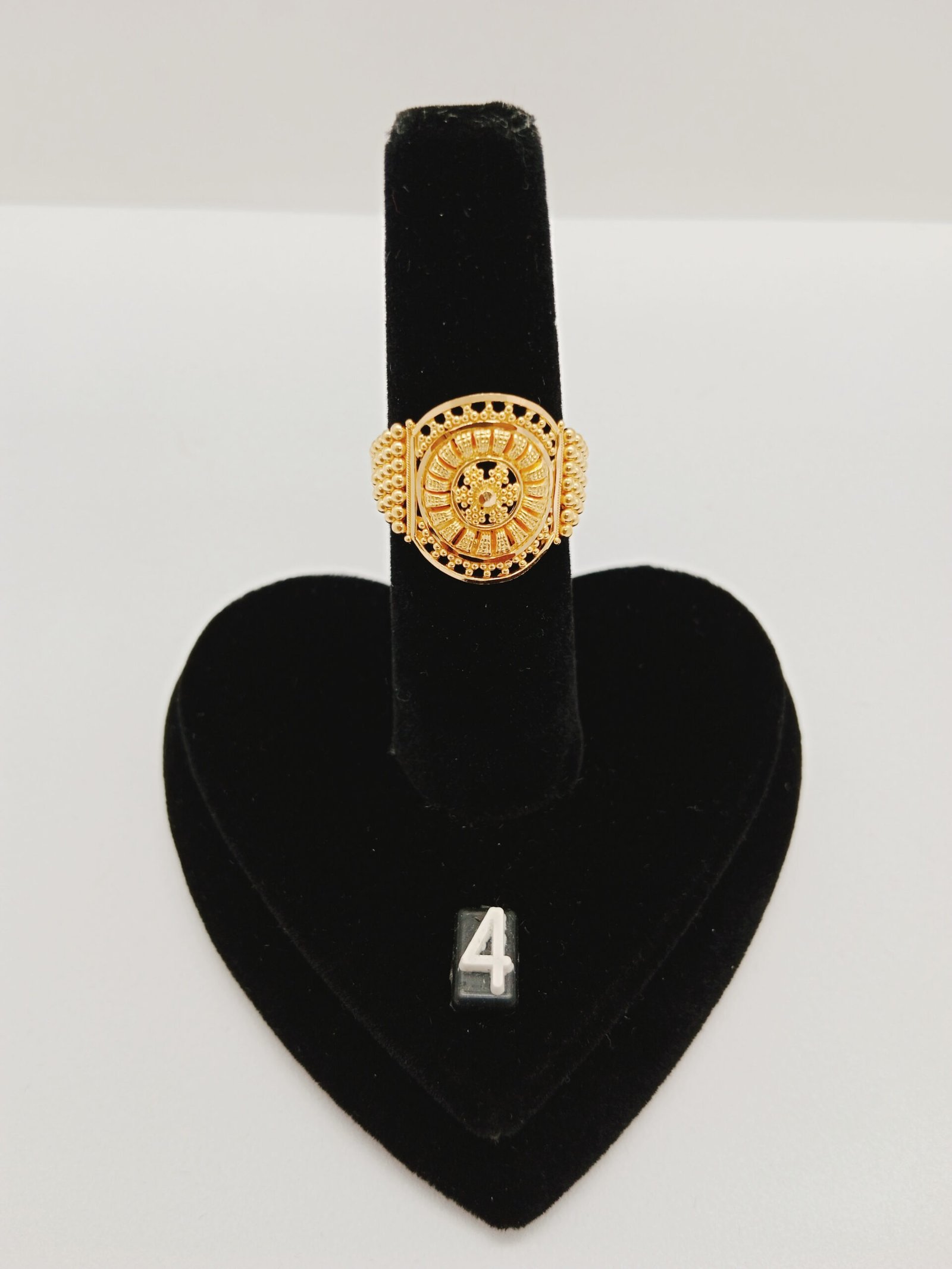 IMG_20240511_161144.jpg Studs - Image 1