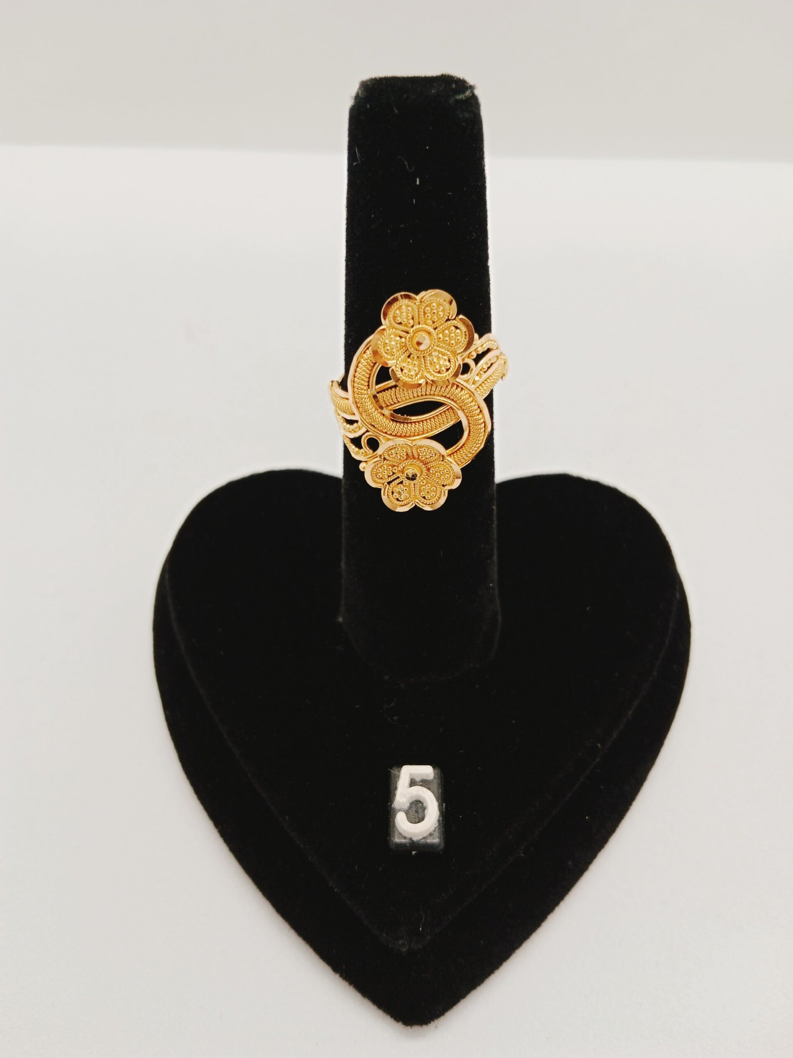 IMG_20240511_162308.jpg Studs - Image 1