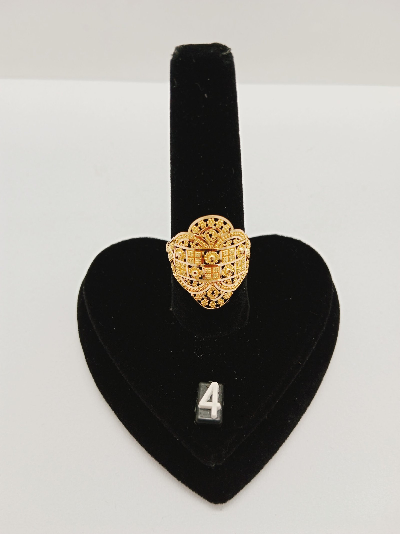 IMG_20240511_162410.jpg Studs - Image 1