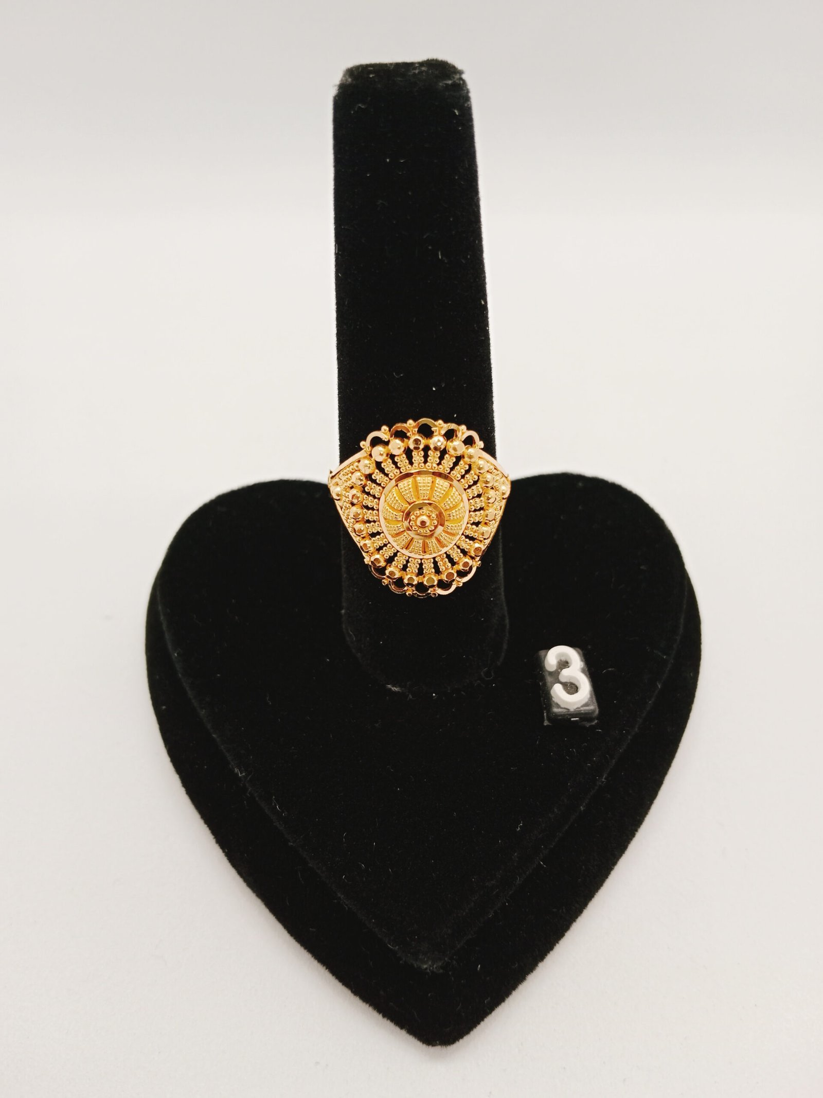 IMG_20240530_132542.jpg Studs - Image 1